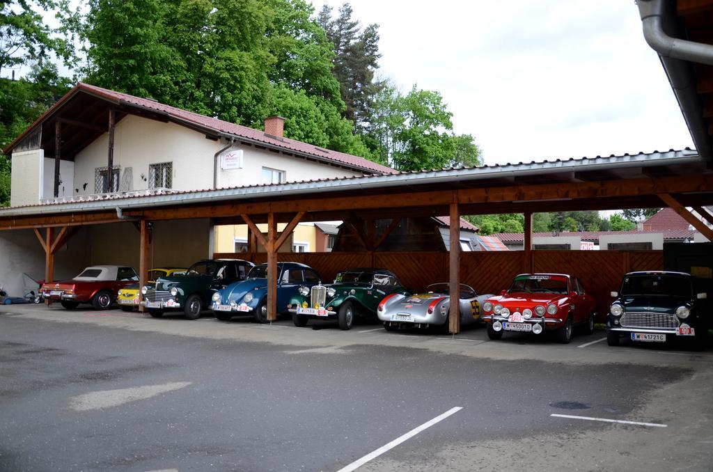 Pension Sandhof Knittelfeld Esterno foto